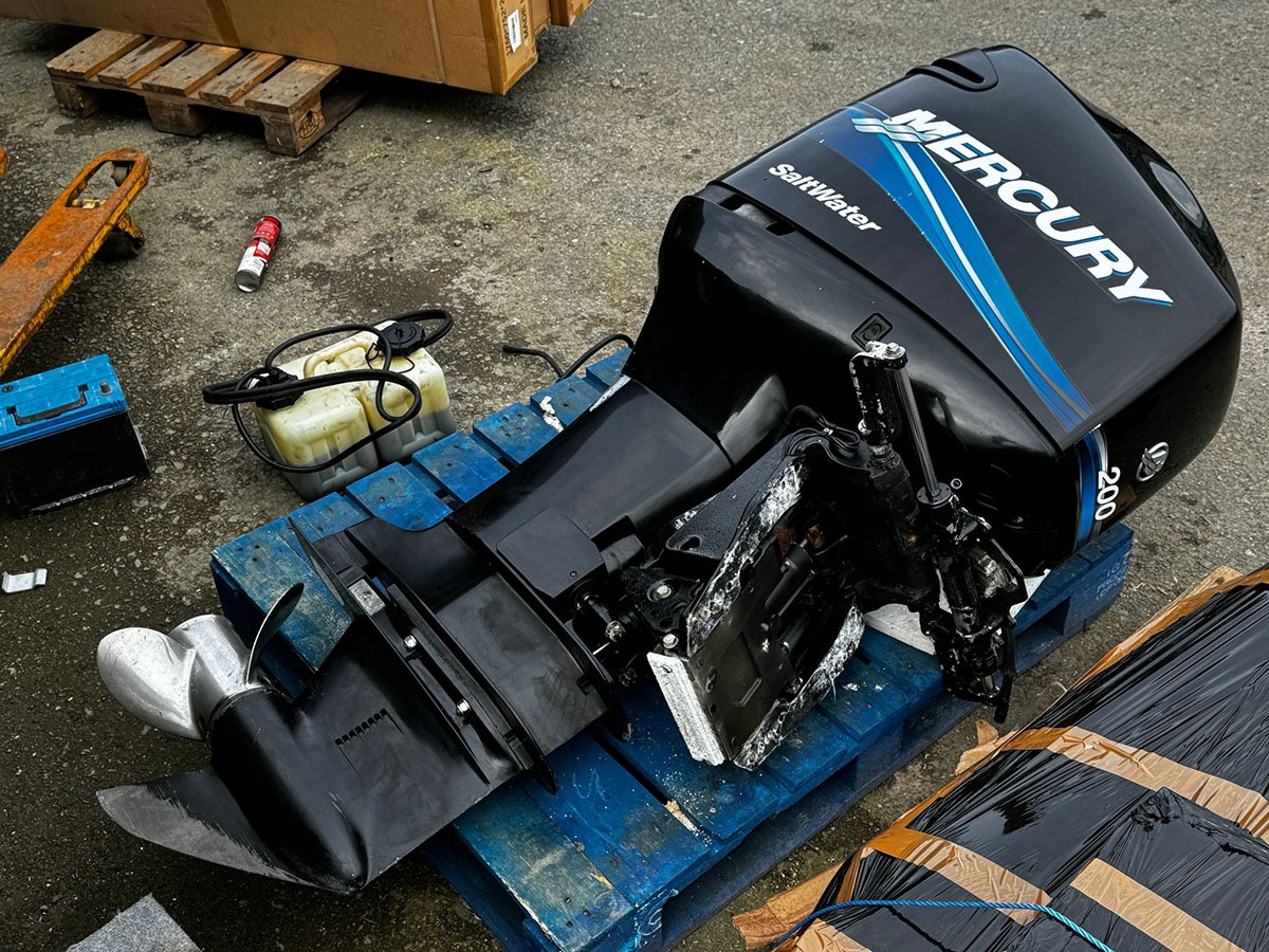 Used 200hp Mercury Saltwater Optimax Outboard, 2005 - Image 2