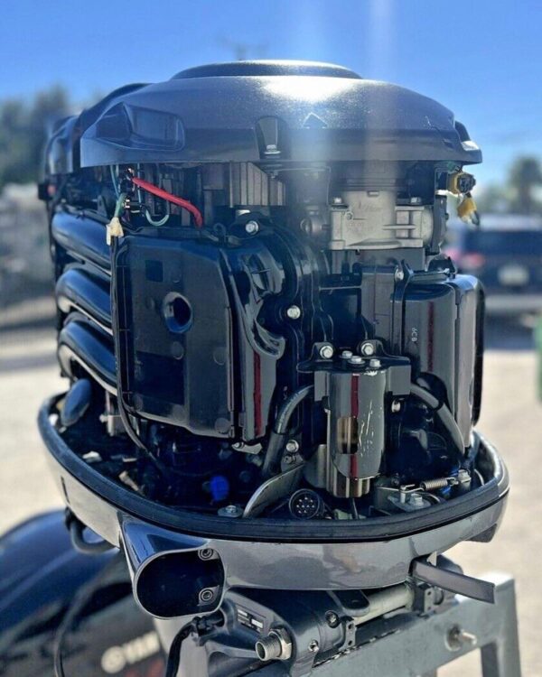 2017 Yamaha 250 HP VMAX SHO 4-Stroke outboard!!  - Image 2